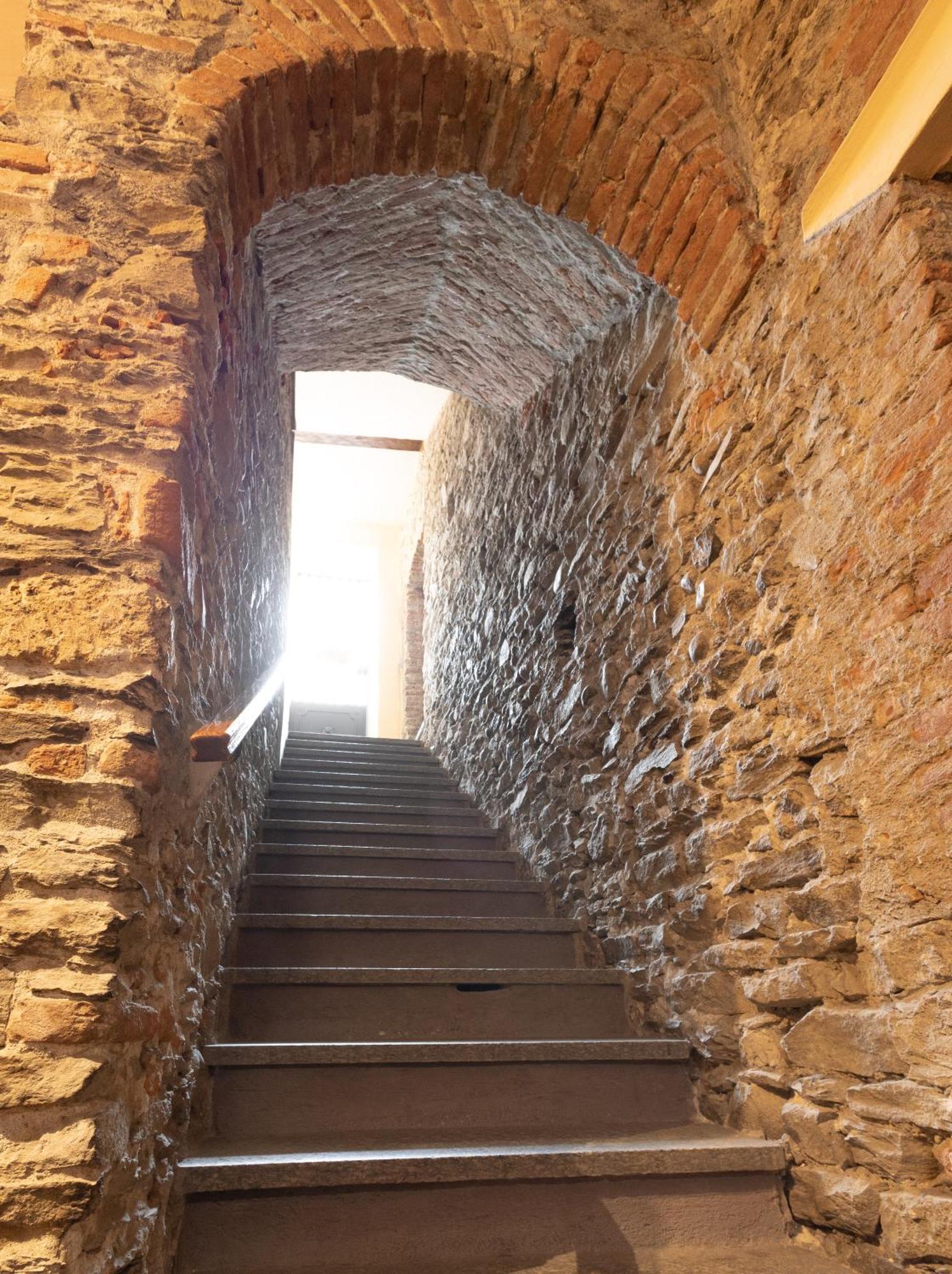 Maison Aubert In Centro Storico Aosta Luaran gambar