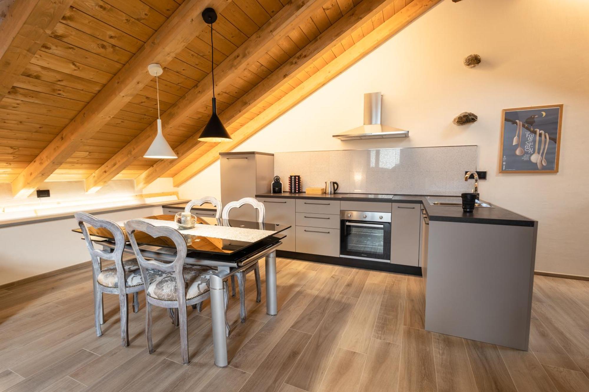 Maison Aubert In Centro Storico Aosta Luaran gambar